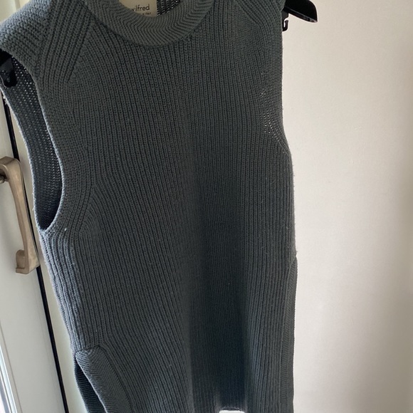 Aritzia/ Wilfred knit sweater vest, taupe/sage colour - Picture 3 of 3